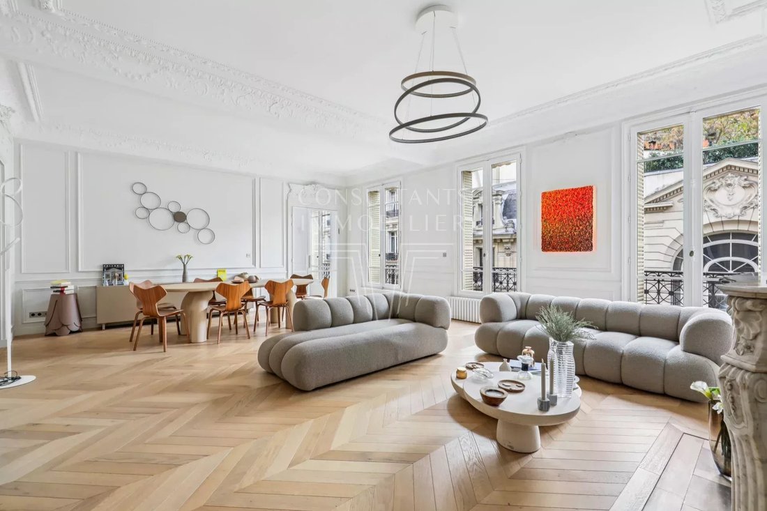 Apartment in Paris 8e Arrondissement, Paris, France 1 - 16568975