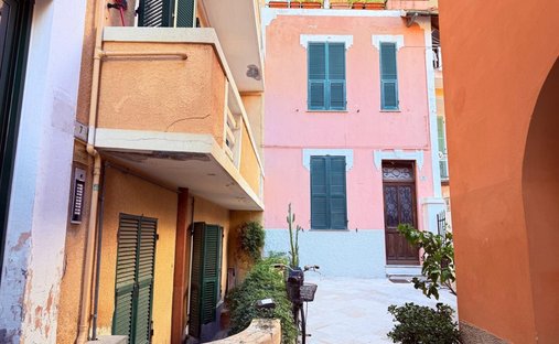Apartment in Central Hill, Alassio, Liguria 1