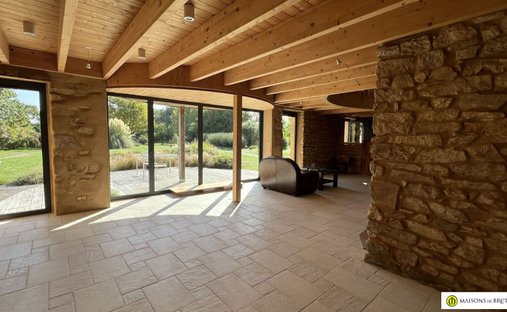 An Incredible Real Estate Asset Overlooking The Ria.