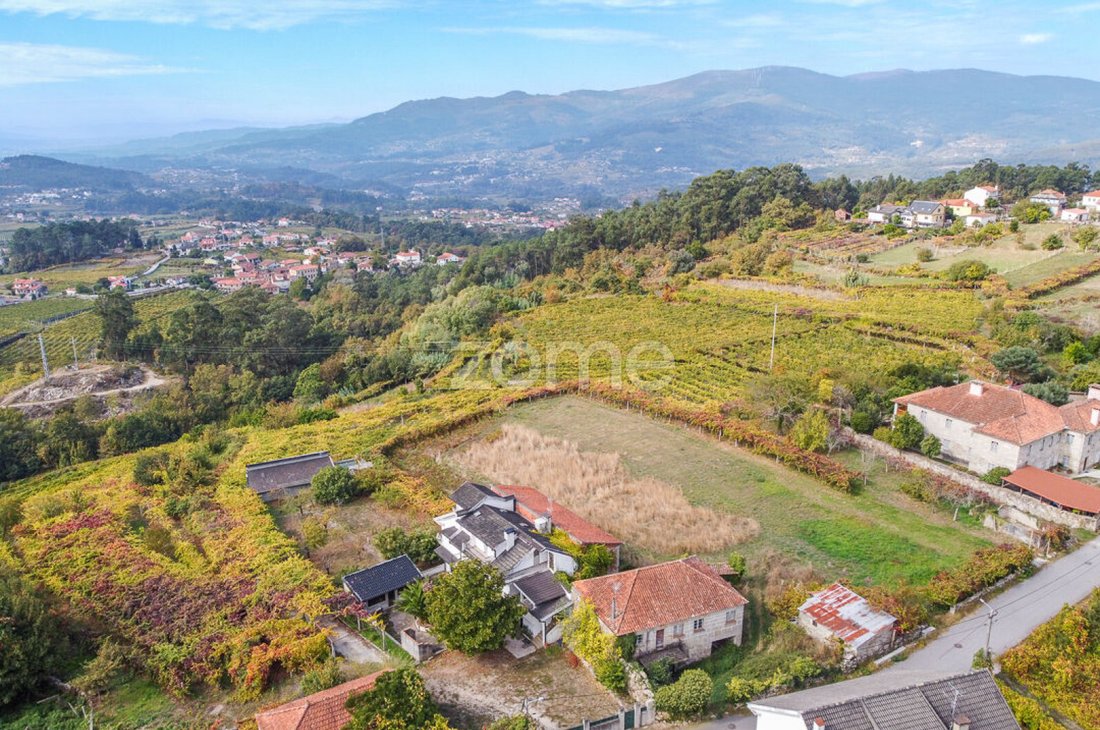 Finca in Vila e Roussas, Viana do Castelo District, Portugal 1 - 16571527