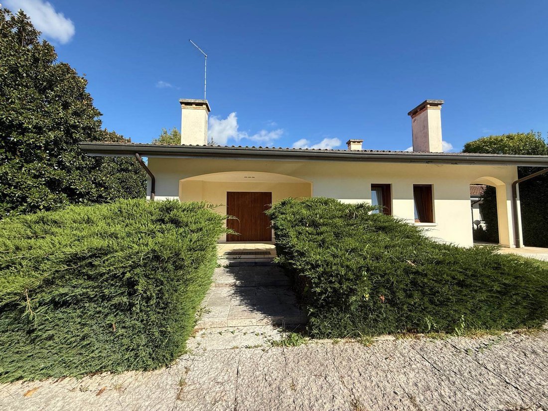 Villa in Montebelluna, Veneto, Italy 3 - 16568875