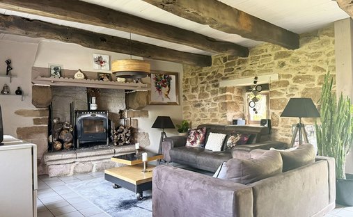 An Incredible Real Estate Asset Overlooking The Ria.