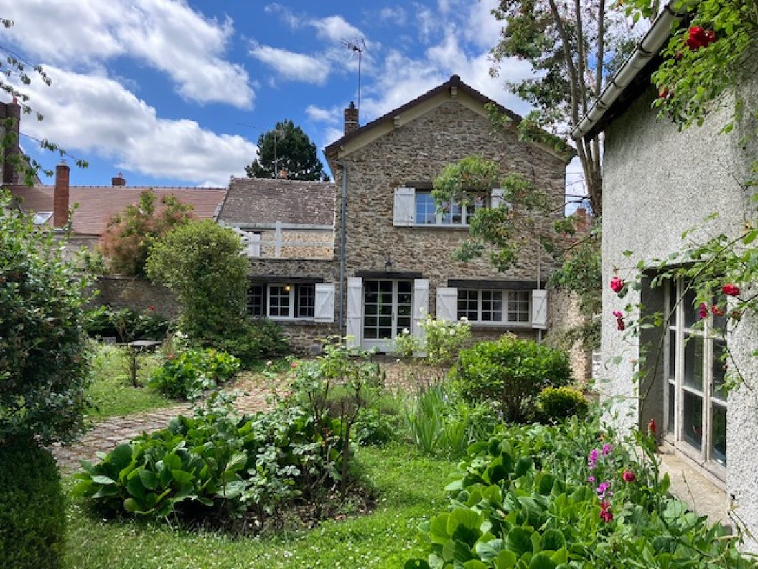 House in La Celle-les-Bordes, Ile-de-France, France 1 - 16571031