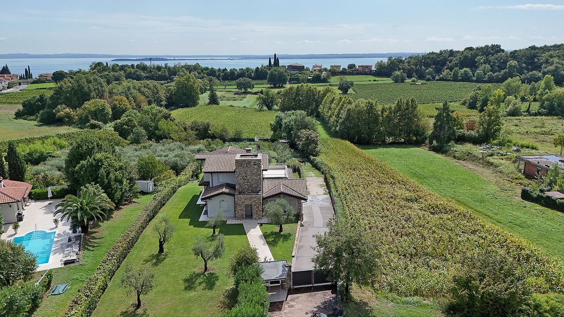 Villa in Moniga del Garda, Lombardy, Italy 2 - 16572690