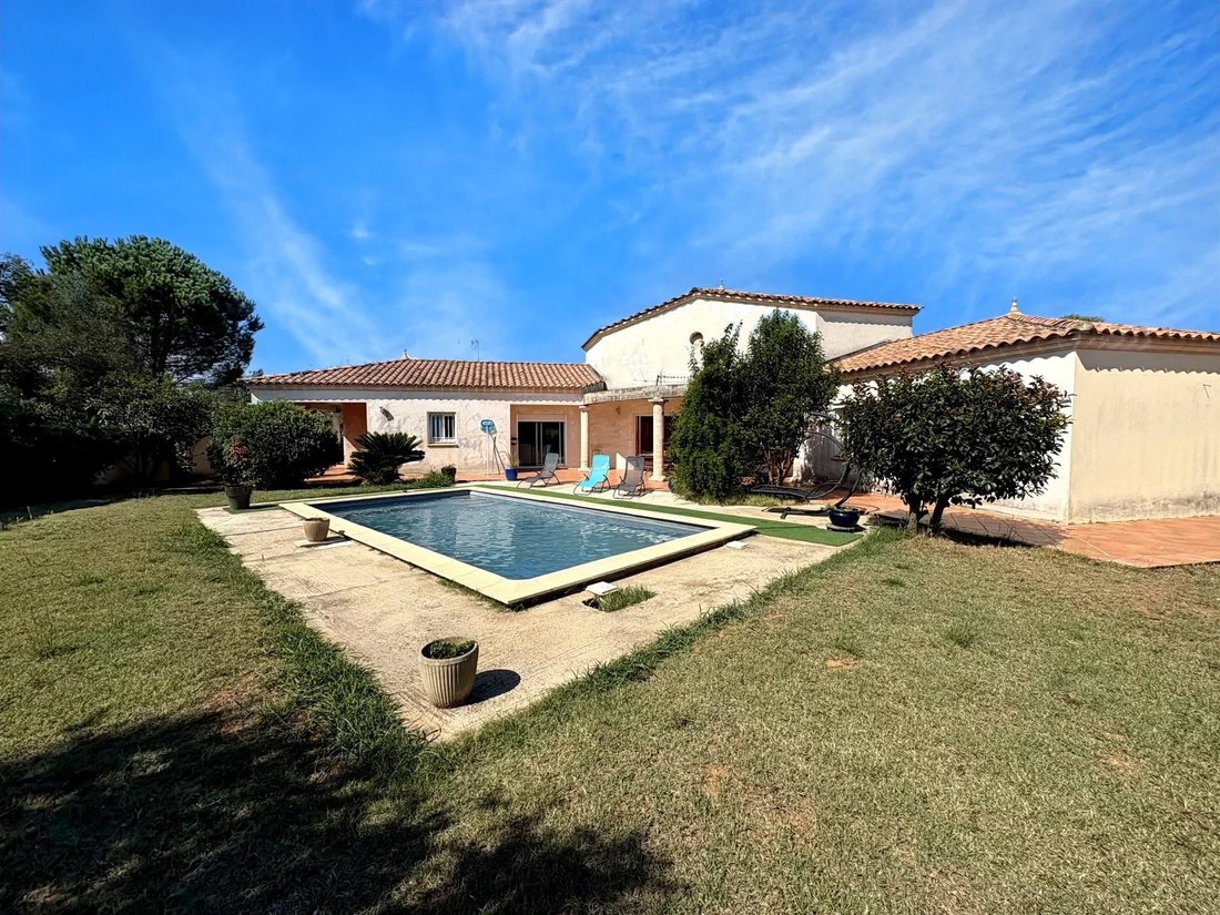 Villa in Générac, Occitania, France 1 - 16202537