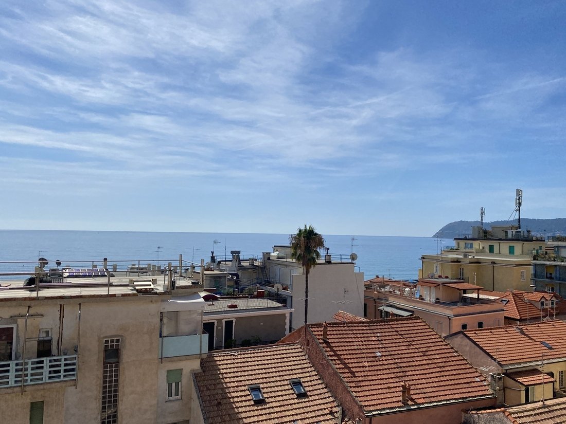 Apartment in Central Hill, Alassio, Liguria 1 - 16568773
