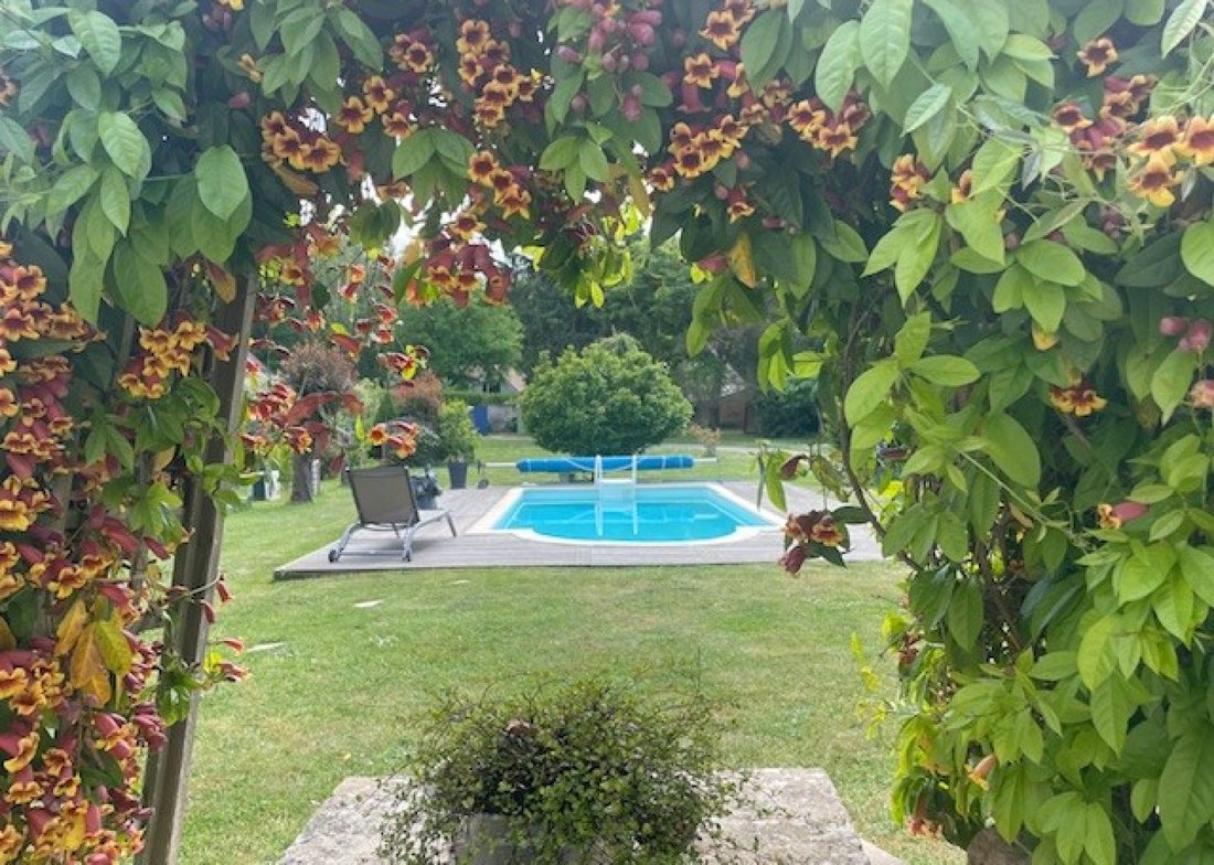 House in Bullion, Ile-de-France, France 2 - 16571048
