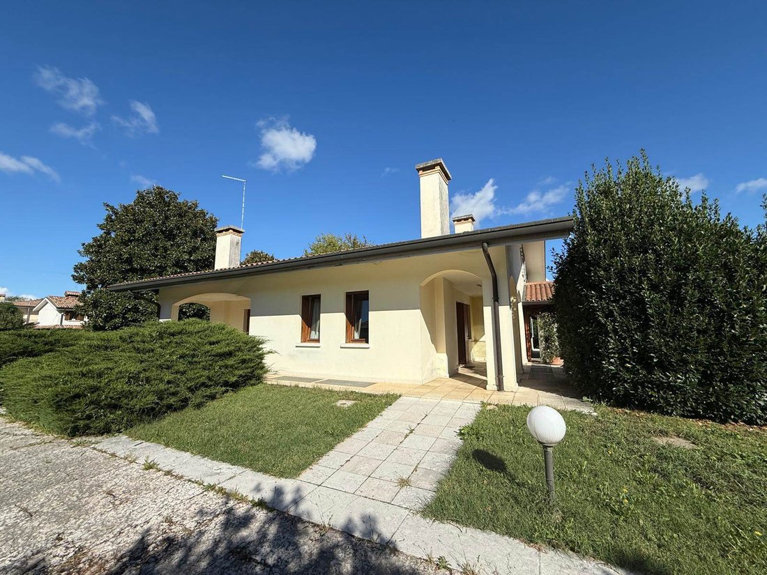Villa in Montebelluna, Venetien, Italien 5 - 16568875