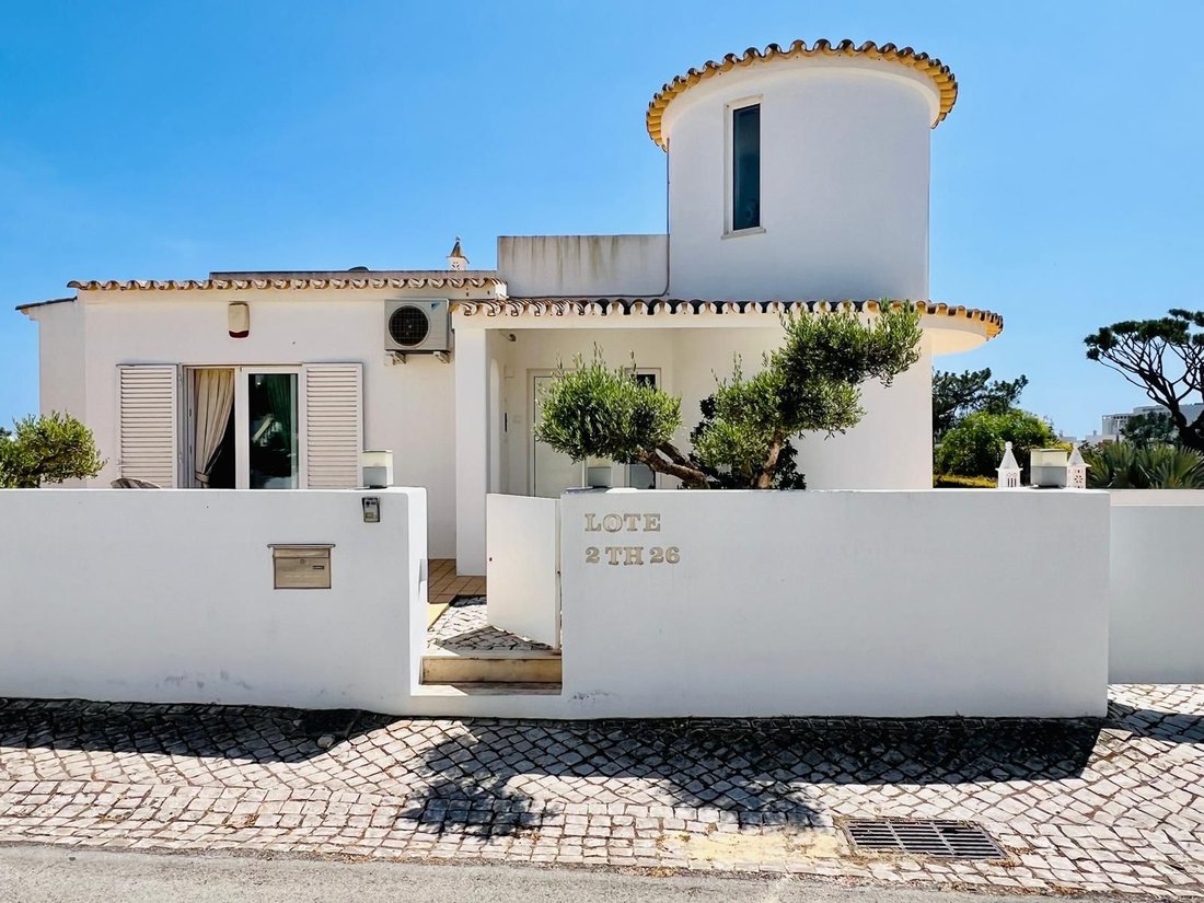 Villa in Vilamoura, Quarteira, Algarve 1 - 16573094