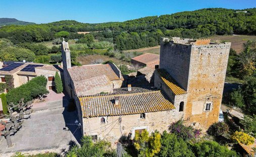 Schloss in Sant Climent de Peralta, Forallac, Spanien 1