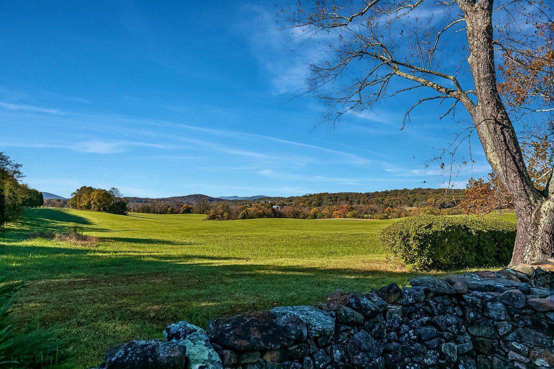Upperville, Virginia, United States 5 - 16554647