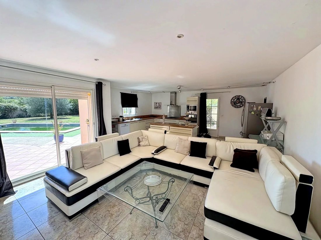 Villa in Générac, Occitania, France 2 - 16202537