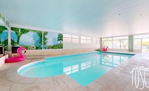 House in La Prevote, Thiais, France 1