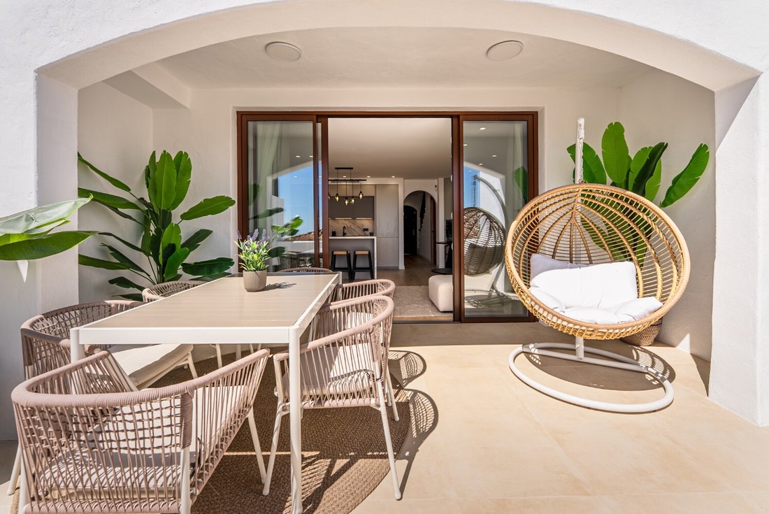 Townhouse in Benahavis, Andalusia, Spain 3 - 16568621