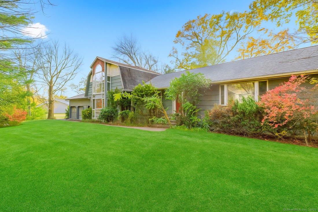 House in Trumbull, Connecticut, United States 1 - 16571386