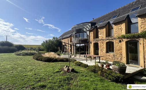 An Incredible Real Estate Asset Overlooking The Ria.