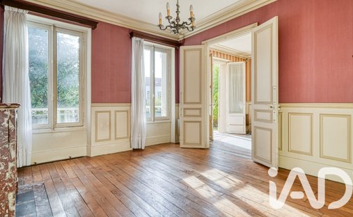 Castle for Sale in Saint-Leu-la-Forêt, Île-de-France, France