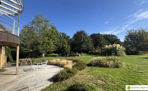 An Incredible Real Estate Asset Overlooking The Ria.