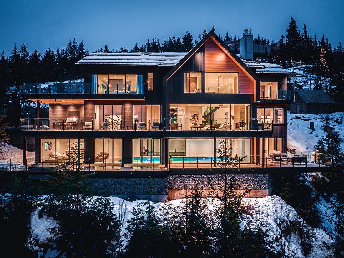 House in Whistler, British Columbia, Canada 1 - 16571987