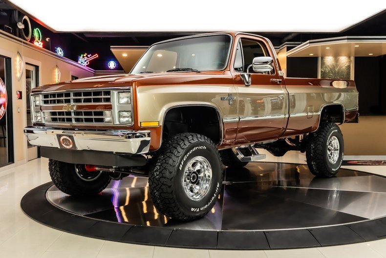 Pickup in Plymouth, United States 1 - 16573095