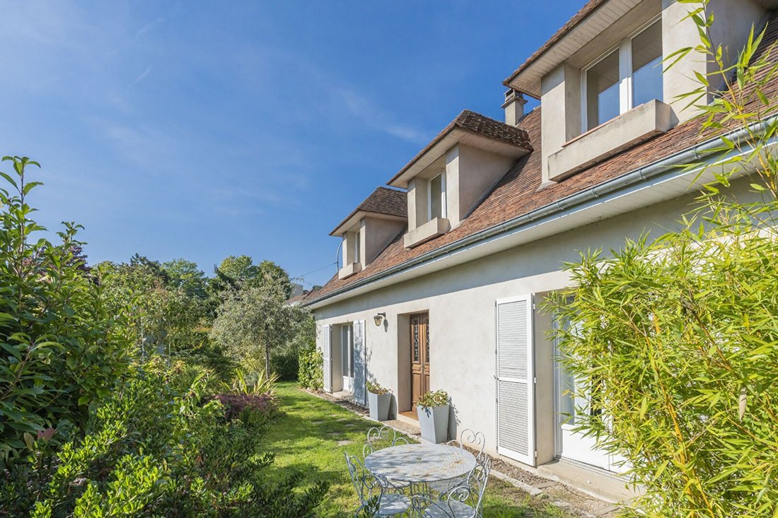 House in Marly-le-Roi, Ile-de-France, France 1 - 16099143