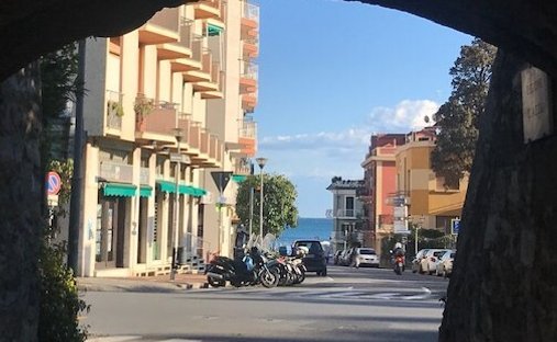 Apartamento en Colina Central, Alassio, Liguria 1