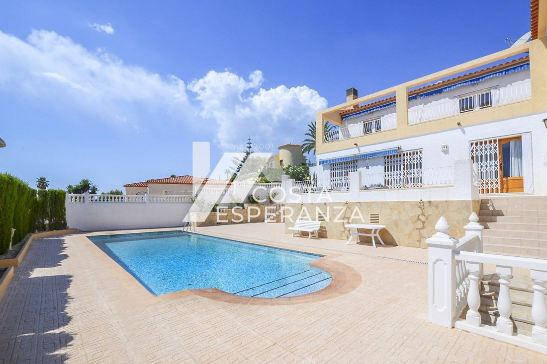 Chalet in Calp / Calpe, Valencian Community, Spain 4 - 16571039