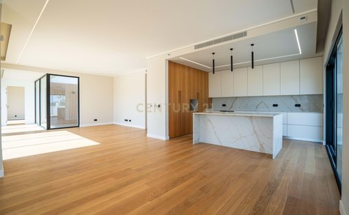 Villa in Fernao Ferro, Setubal, Portugal 1