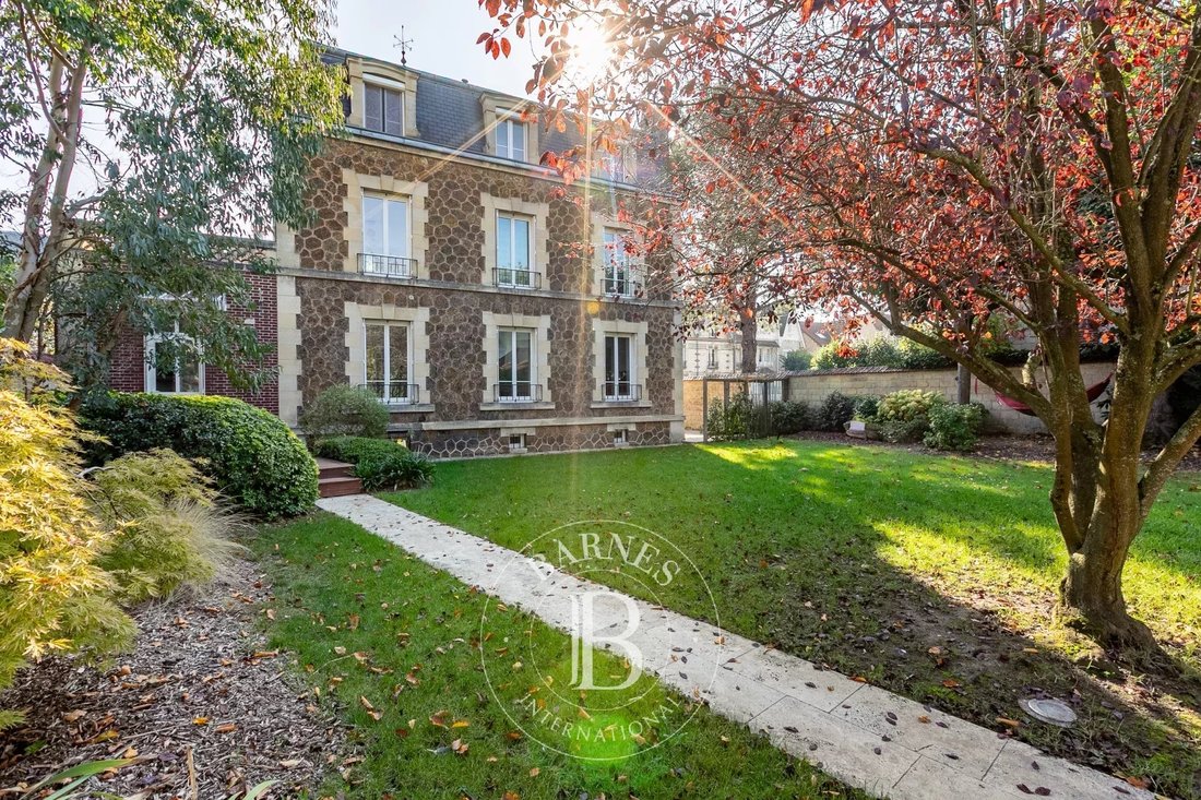 Estate in Chantilly, Hauts-de-France, France 3 - 16569496