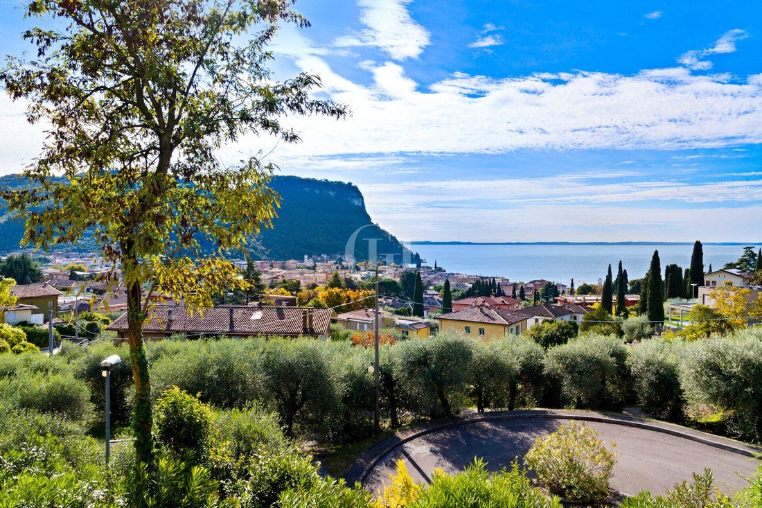Apartment in Garda, Veneto, Italy 5 - 16572827
