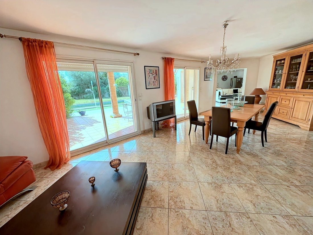 Villa in Générac, Occitania, France 3 - 16202537