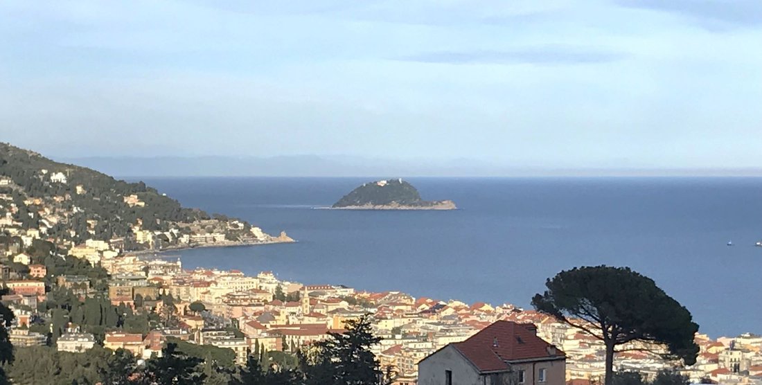 Villa in Central Hill, Alassio, Liguria 2 - 16568728