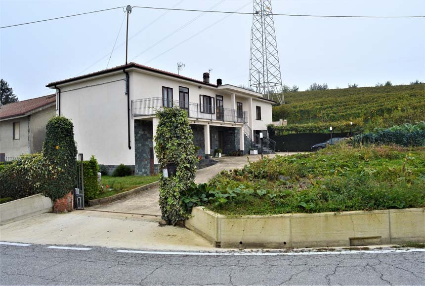 Casa en Mango, Piamonte, Italia 1 - 16568820
