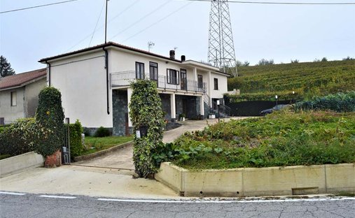 Casa en Mango, Piamonte, Italia 1