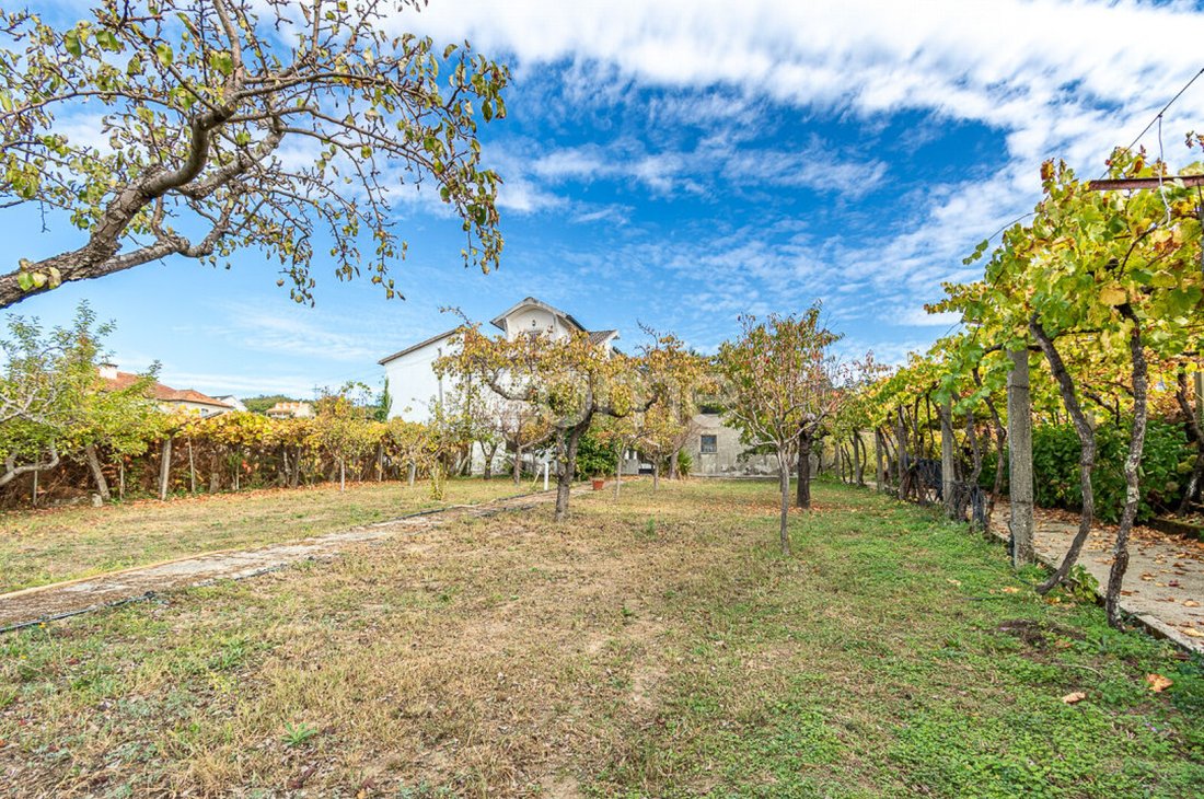 Finca in Vila e Roussas, Viana do Castelo District, Portugal 2 - 16571527