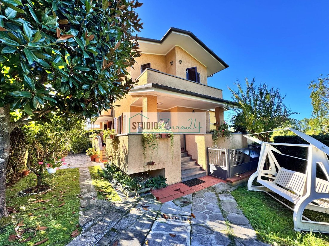 House in Tonfano, Pietrasanta, Italy 1 - 16571607