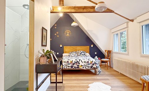 An Incredible Real Estate Asset Overlooking The Ria.