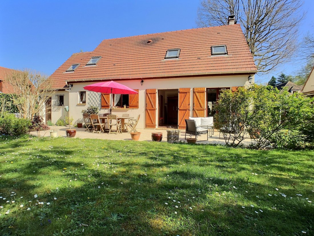 House in Dampierre-en-Yvelines, Ile-de-France, France 1 - 16570991