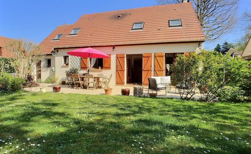 House in Dampierre-en-Yvelines, Ile-de-France, France 1