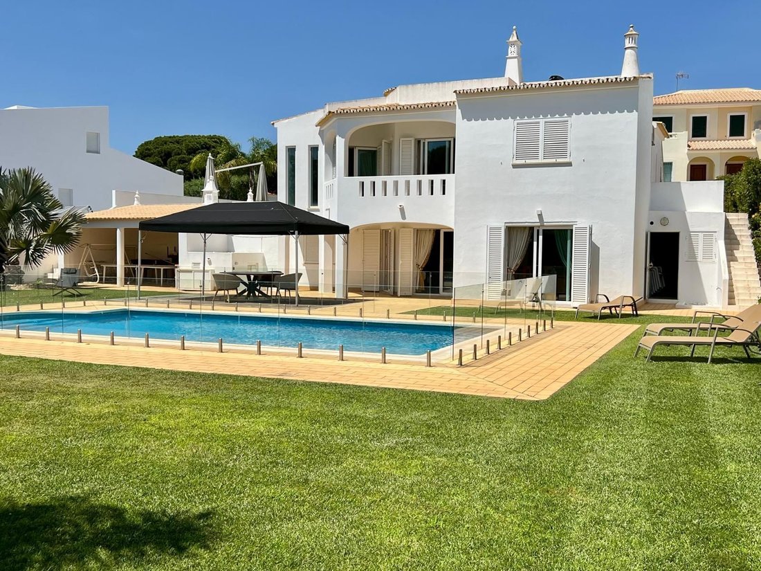 Villa in Vilamoura, Quarteira, Algarve 2 - 16573094