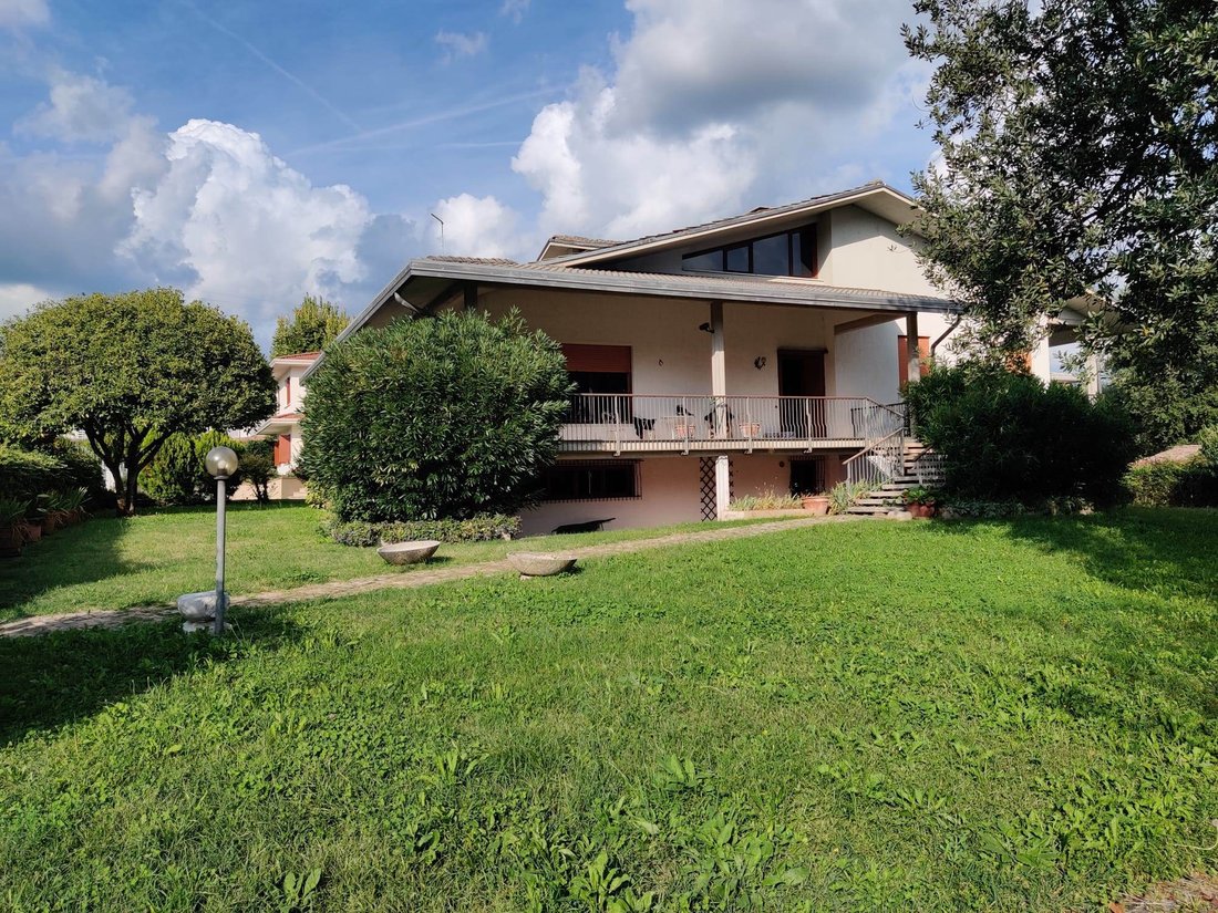 Villa in Montebelluna, Veneto, Italy 2 - 16568977