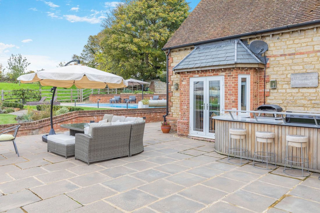 House in Oving, England 4 - 16571132
