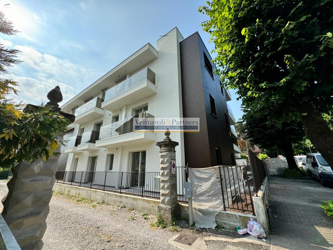 Apartment in Desenzanino, Desenzano del Garda, Lombardy 2 - 16572284