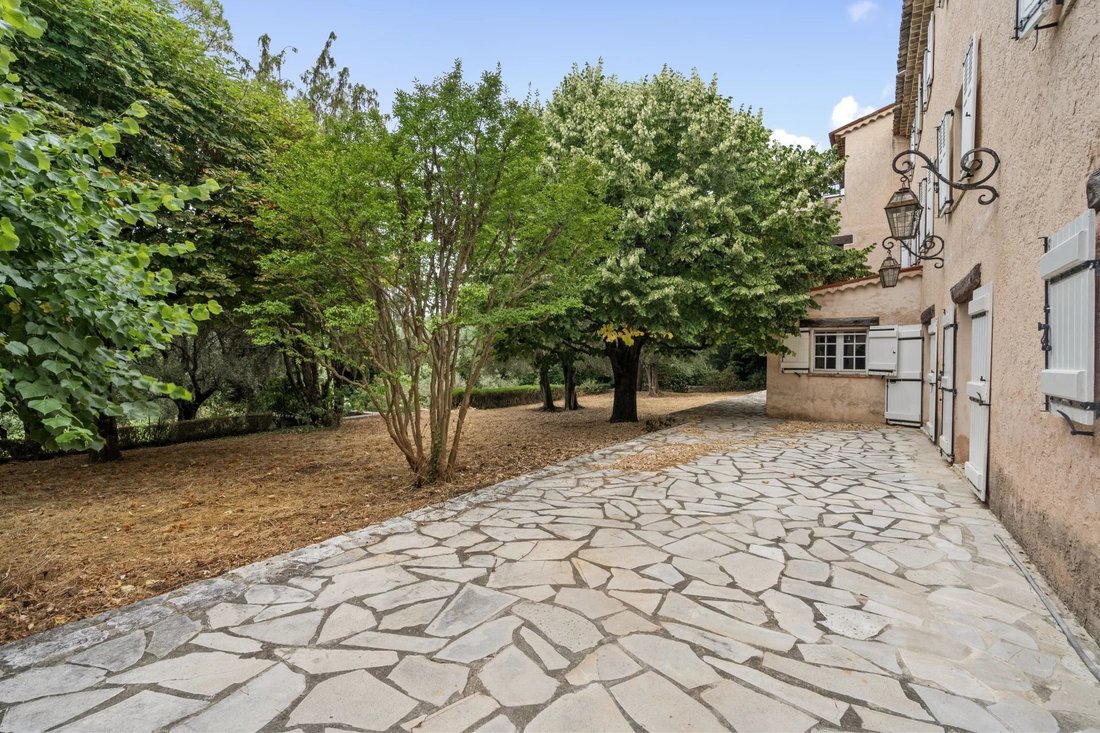 Villa in Grasse, Provence-Alpes-Côte d'Azur, France 4 - 15893590