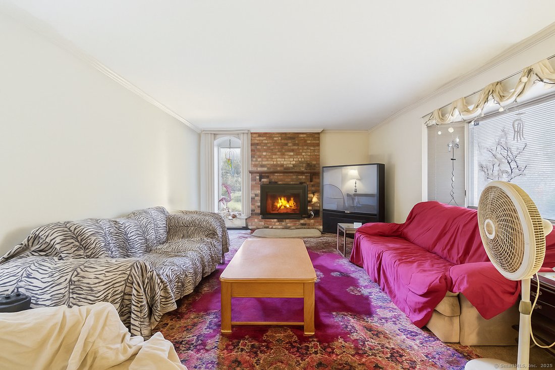 House in Trumbull, Connecticut, United States 3 - 16571386