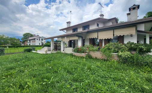 Villa in Falze di Piave, Veneto, Italy 1
