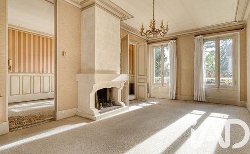 Castle for Sale in Saint-Leu-la-Forêt, Île-de-France, France