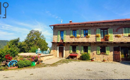 Casa di campagna a Bosia, Piemonte, Italia 1