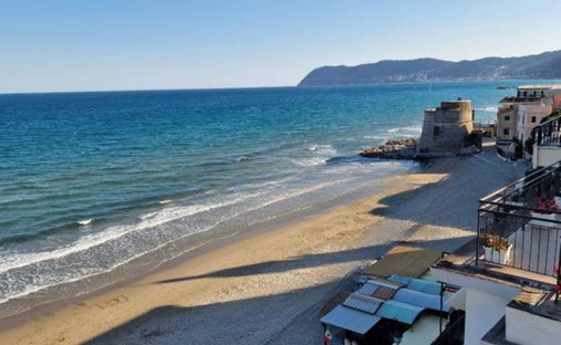 Apartamento en Colina Central, Alassio, Liguria 1