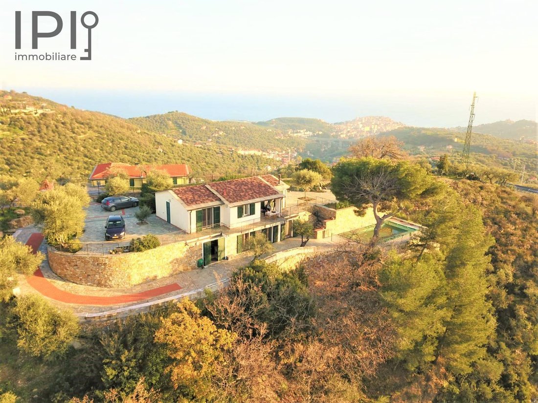 Villa in Porto Maurizio, Imperia, Liguria 2 - 16568858